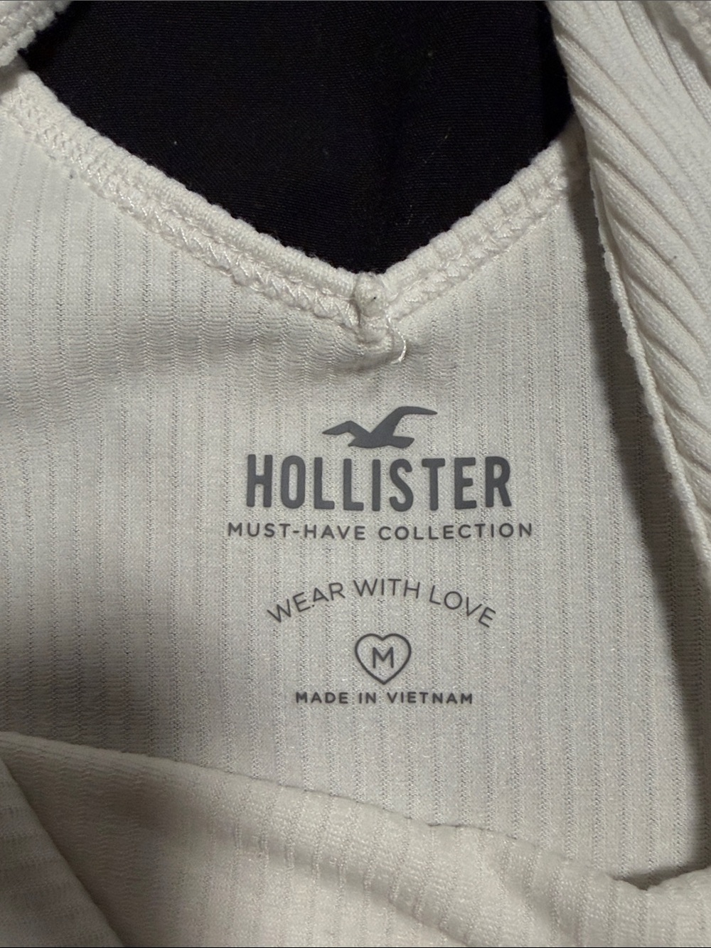 Hollister Ribbed Seamless V-Neck Crop Tanks Size M - white - Picture 2 of 2
